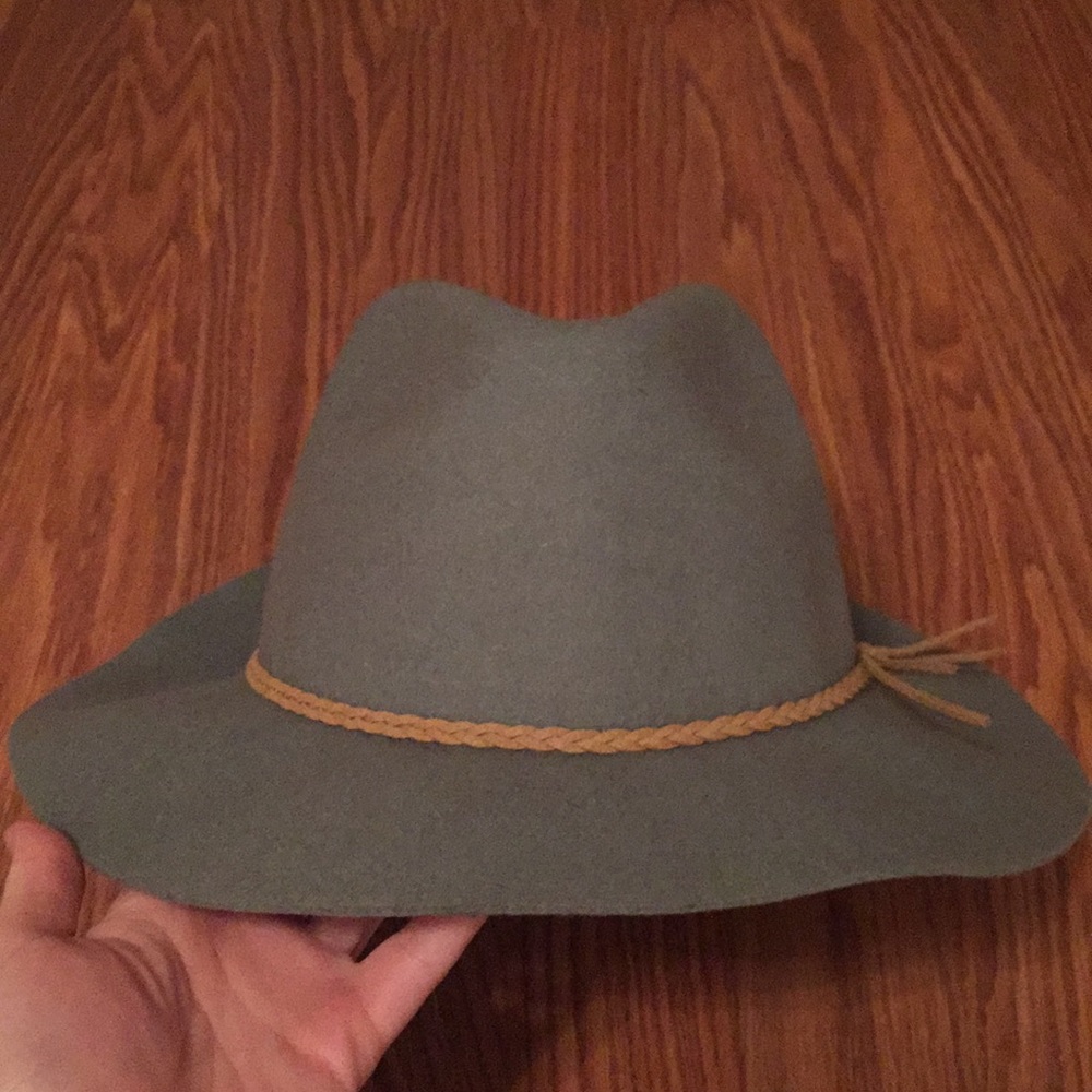 Gray wool hat - Picture 3 of 3